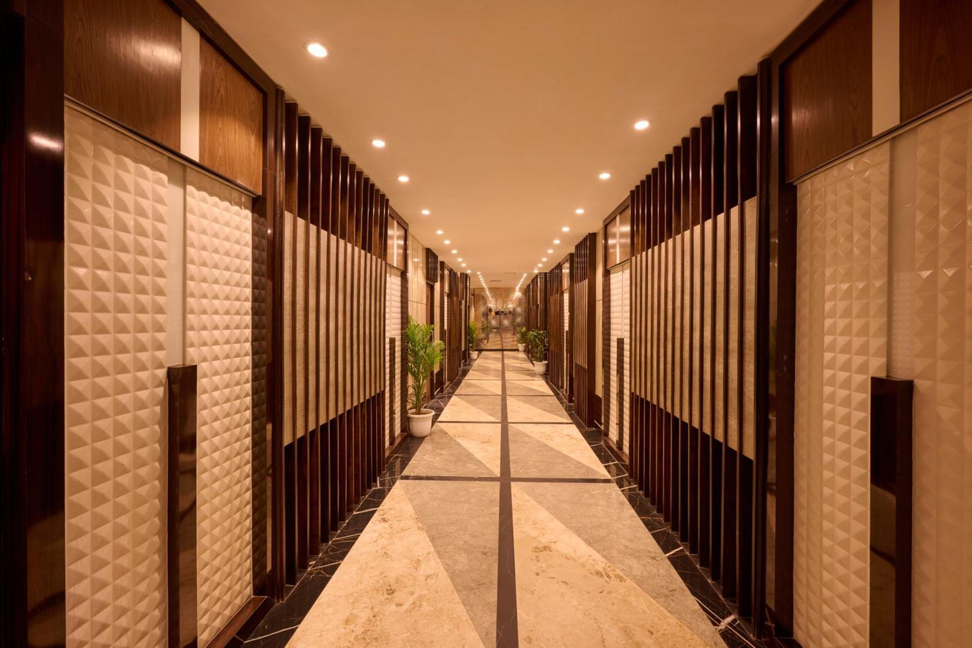 Delite Sarovar Portico Faridabad Eksteriør bilde