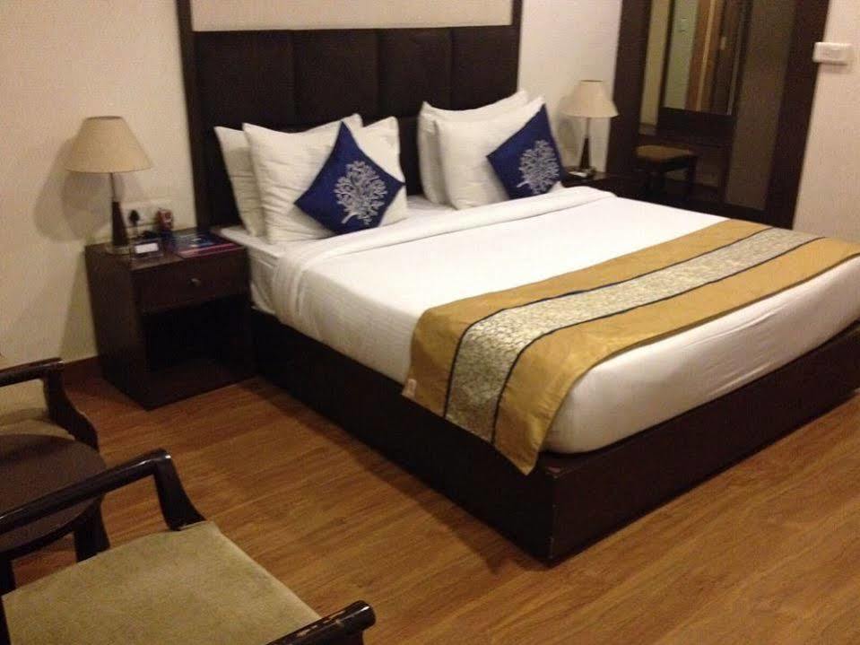 Delite Sarovar Portico Faridabad Eksteriør bilde